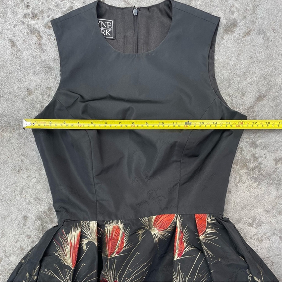 Wayne Clark Black Floral Cocktail Dress Size 4 
full skirt - Picture 6 of 8